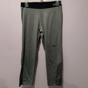 Nike pro cropped leggings
